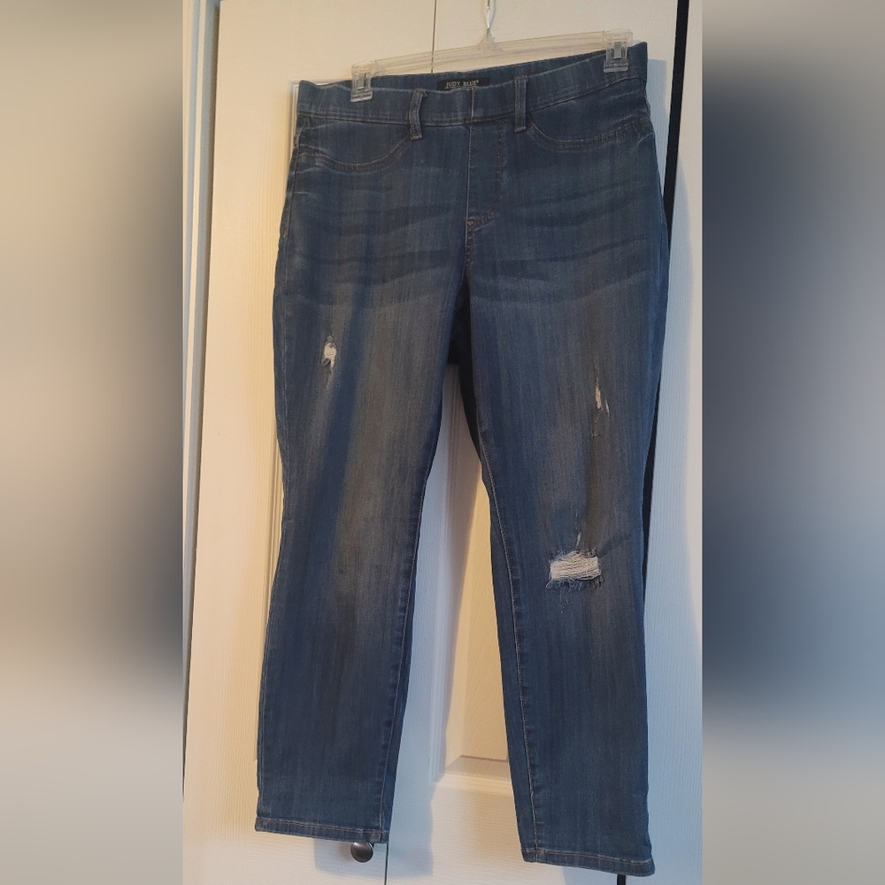 Judy Blue Pull-On Destroyed Boyfriend Jeggings
